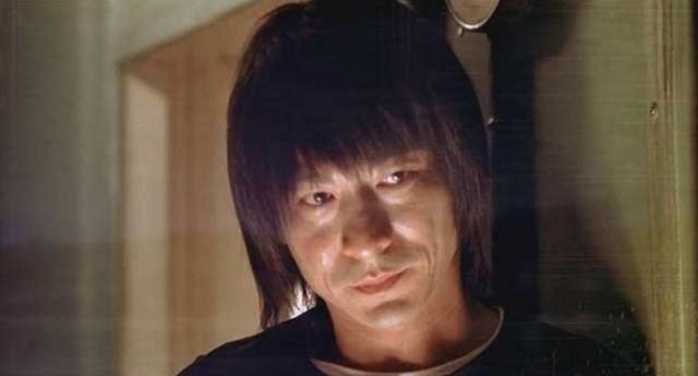 以为是特效其实是真拍,葛大爷单手剥鸡蛋,网友:不愧是你大爷