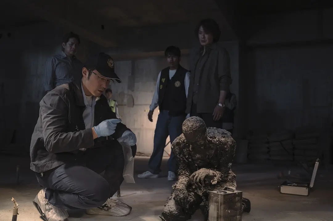 国产悬疑剧开挂了!刚上线就飙到8.1分,连环杀人案悬念重重