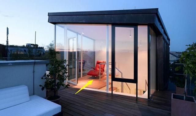 楼梯口上面也不用加啥盖板,开,关还麻烦!