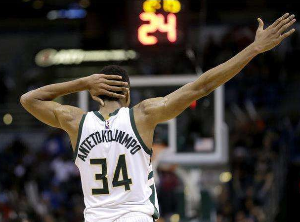 有一种恐怖天赋叫字母哥,跟腱是普通人的2倍 手掌比头都大