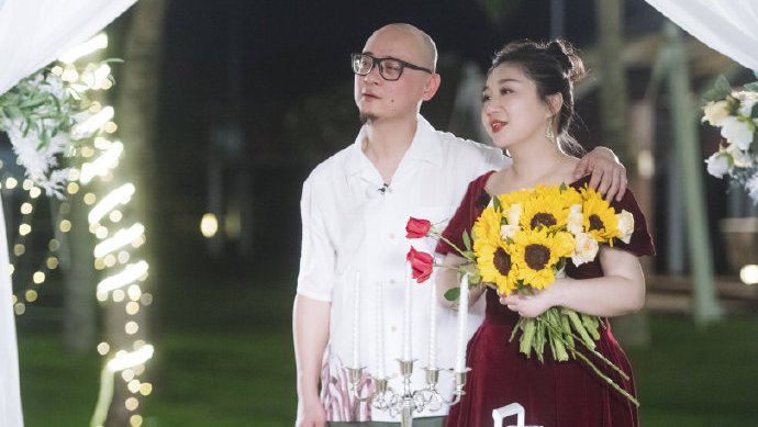 咸鱼老刘求婚傅首尔十年之后你还愿意嫁给现在的老公吗