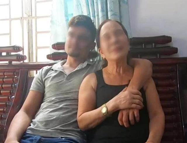 24岁帅气小伙娶65岁老太为妻