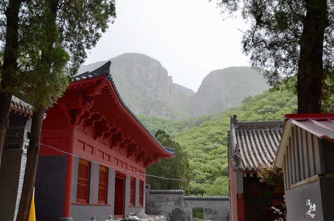 河南嵩山有一座千年古寺比少林寺清幽历史久远鲜有游客