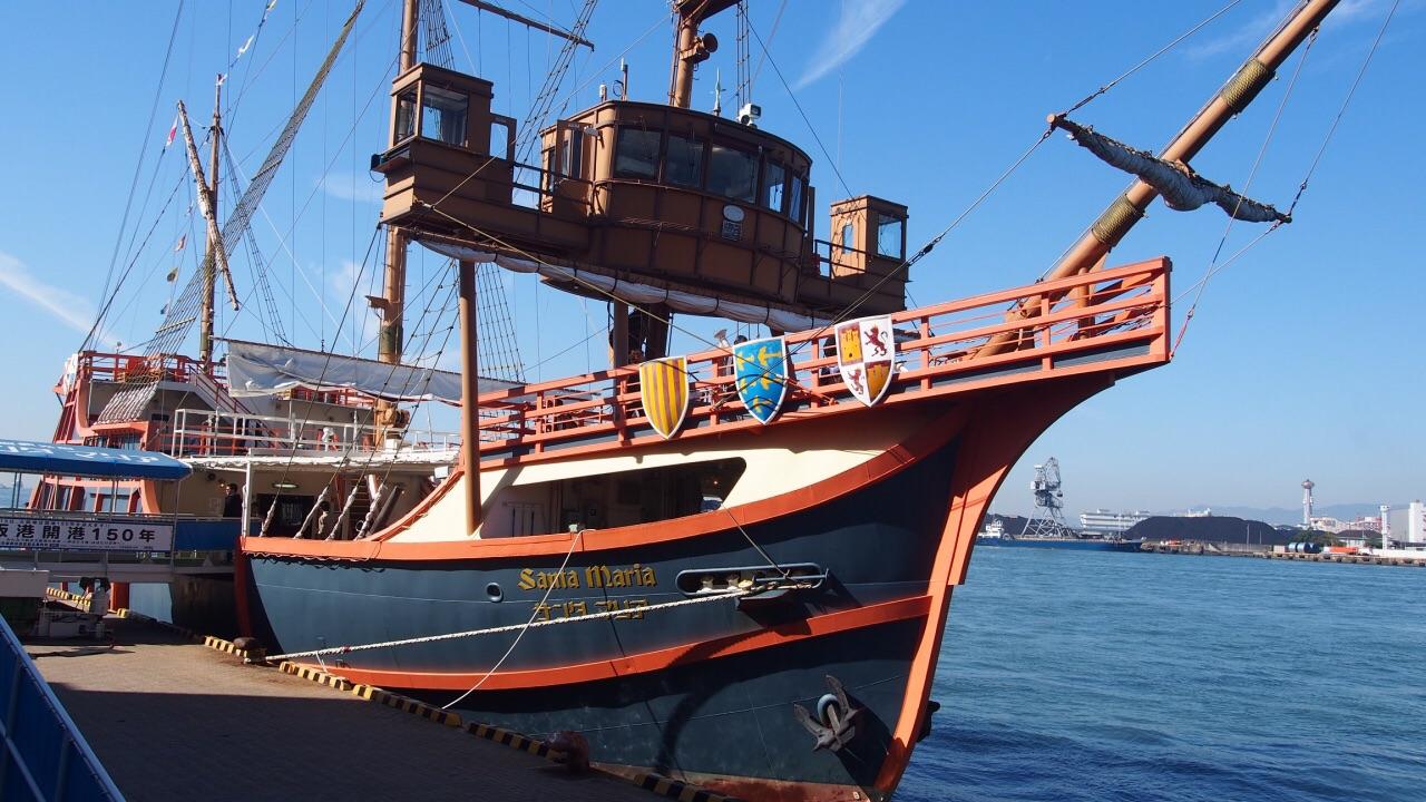 从当时西方的帆船规模来看,长27米,宽8米的"圣玛利亚号"在当时属于中