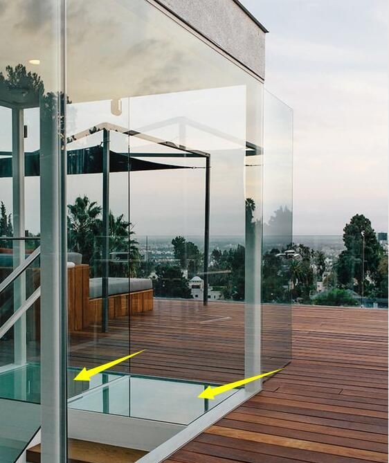 同样是顶层露台,国外都在楼梯口加盖阳光房,遮风挡雨