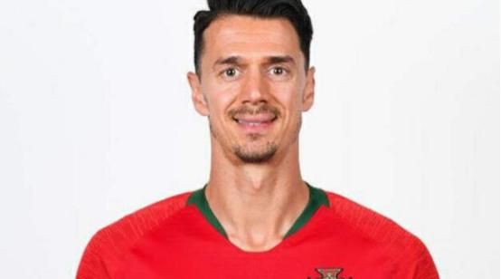 后悔吗?大连一方不要之人离队后闪耀欧冠,球迷:就不该放他走