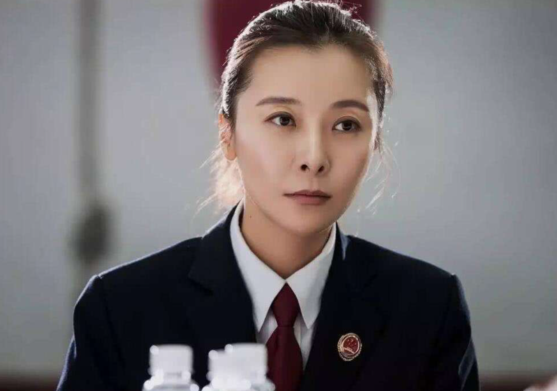 22岁出道背景强大先后与李亚鹏耿乐相恋现在47岁的她依旧单身