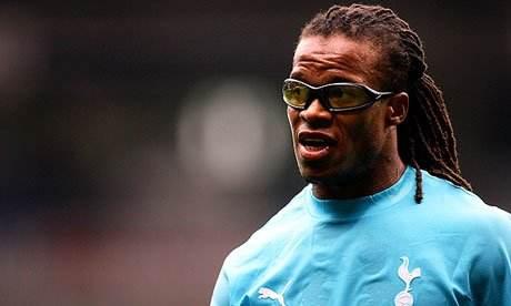 戴维斯:是"斗牛犬",也是"野猪"的一名足球运动员