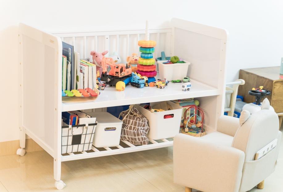 贝影随行魔术师婴儿床,拿来当玩具架,竟如此合适