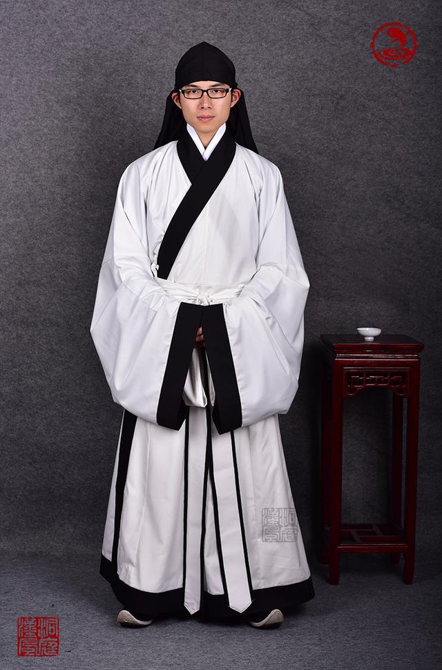 古代平民穿的衣服是汉服吗?现在复兴汉服的人有穿这种样式吗?