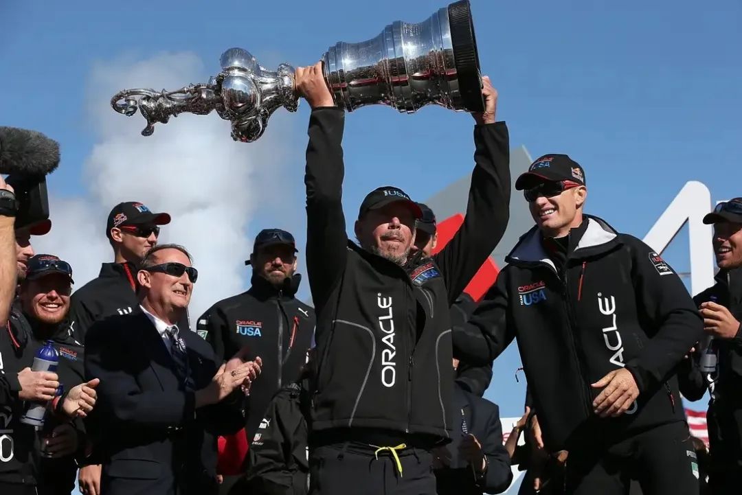 Oracle 公司创始人 Larry Ellison 于2010年夺冠
