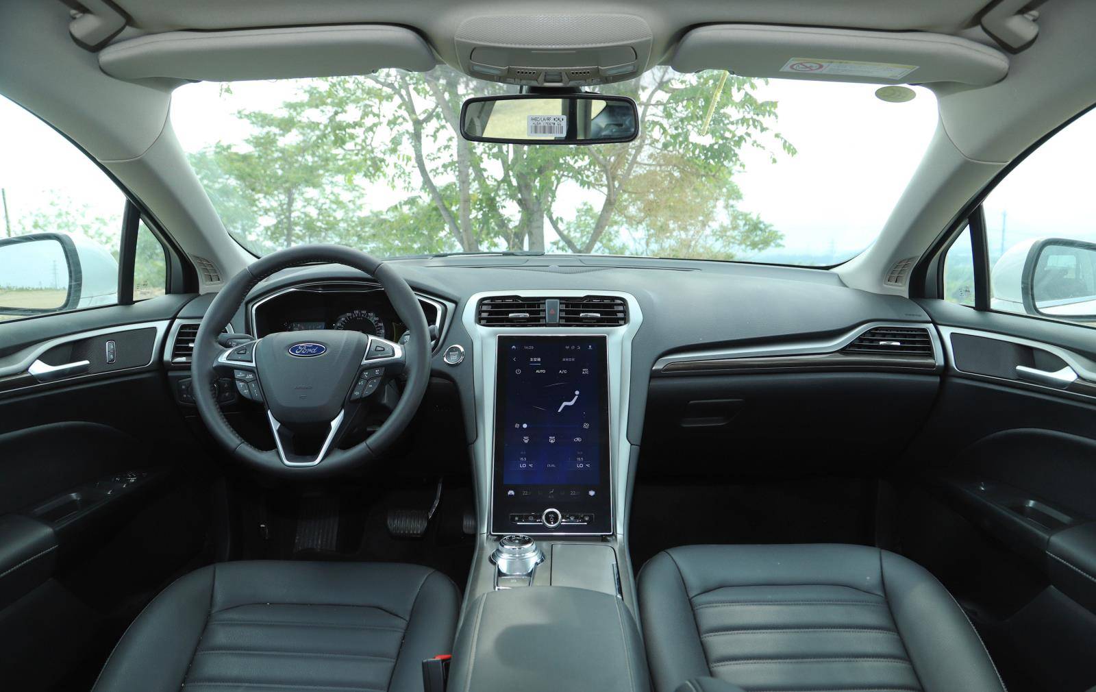 内饰换大屏/取消2.0t高功 福特新款蒙迪欧19.28万起