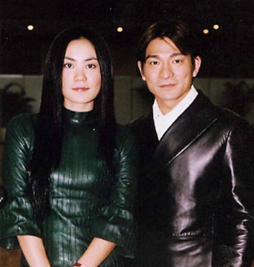 王菲刘德华早年睡衣写真曝光,同为歌坛传奇如今仍然年轻