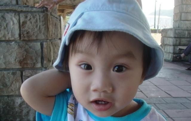 小彬彬温兆宇:昔日超级童星,离婚两次