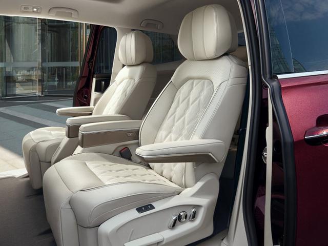 5月28日上市，上汽大众Viloran正式定名“ 威然”，竞争别克GL8