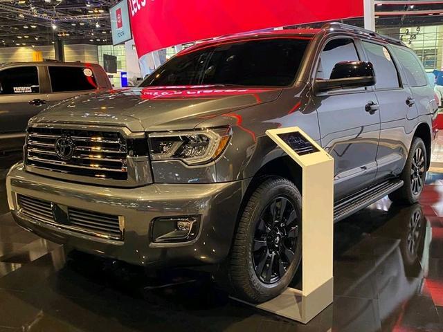 丰田全新红杉店内实拍!110万起比揽胜尺寸大,陆巡就是弟弟