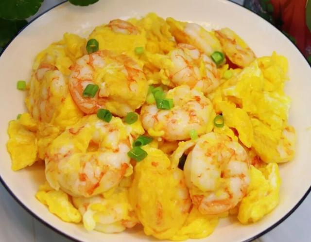 好吃到没朋友的虾仁滑蛋鲜嫩爽口高蛋白低脂肪劳动节就做它