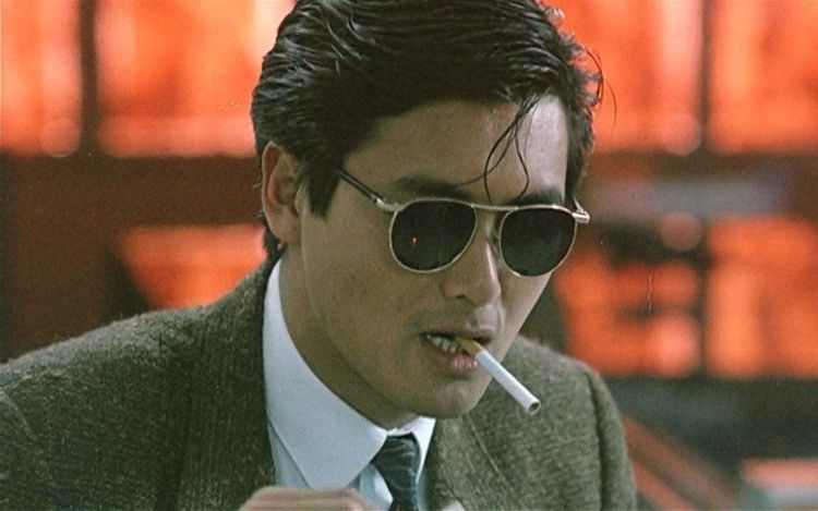 22岁被周润发带红,一口气吃掉30个汉堡,今61岁在广东种地