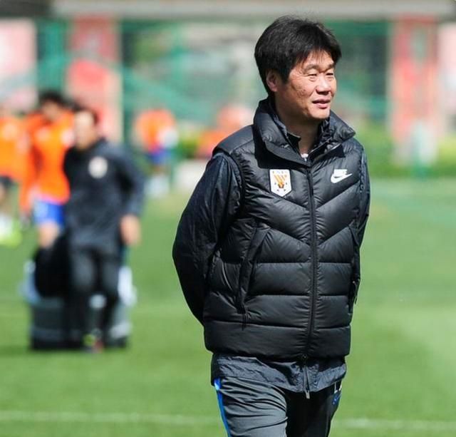 深夜23点，鲁能一则消息令山东球迷难入睡，李霄鹏将正式亮剑