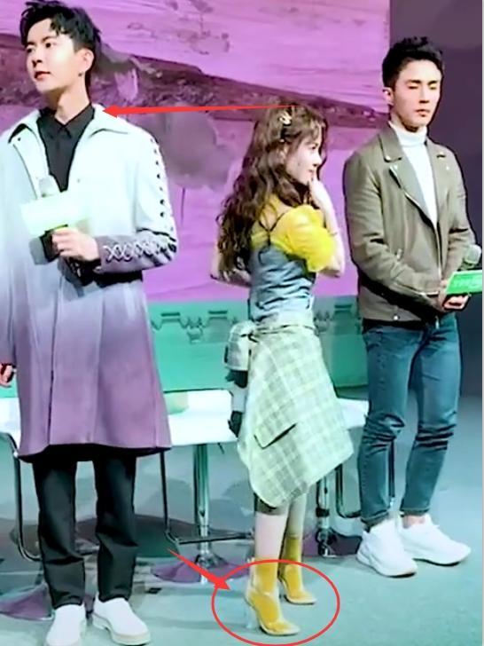 鞠婧祎和于朦胧,相差24厘米,当两人同框,身高差我没看错吧?