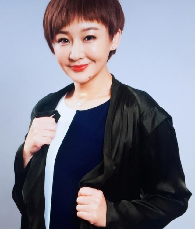 因孙楠受到情伤后再婚有了新家庭49岁买红妹被宠成幸福女人