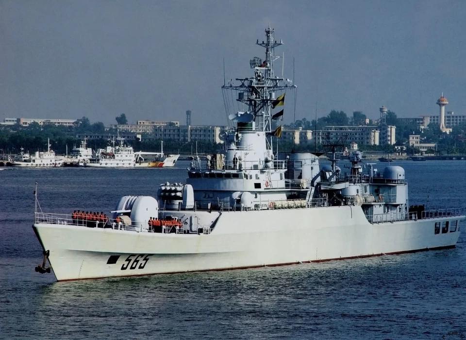 葫芦岛舰改装完成后首次亮相,服役20年却三度改名,颇为坎坷