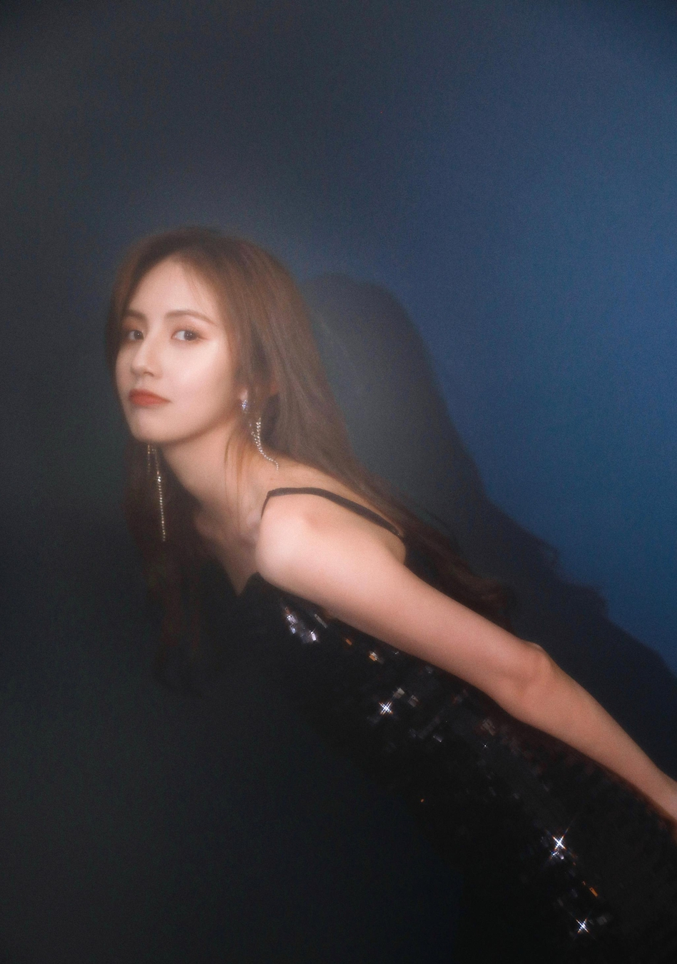 当街甜蜜喂食女友,现任是蛋蛋解说前女友甜仇