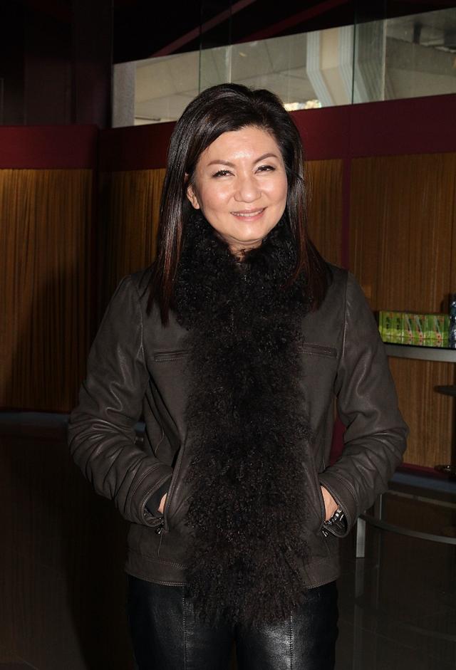 52岁tvb艺人麦长青按揭房屋为妻还款百万,妻子炒卖手机卷入骗局