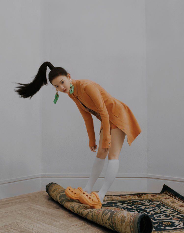 少女的既视感,但是臃肿的外套又显得非常有喜感,冲淡了本身的清新画风