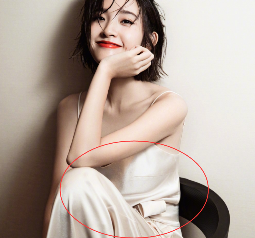 唐艺昕终于顺利生子谁注意她5个月前的写真也太会藏肚子