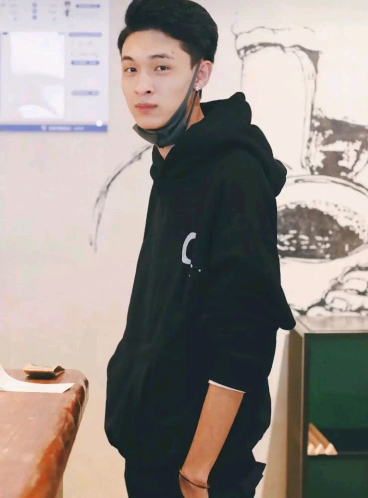 其实德云社是最容易包装演员的.