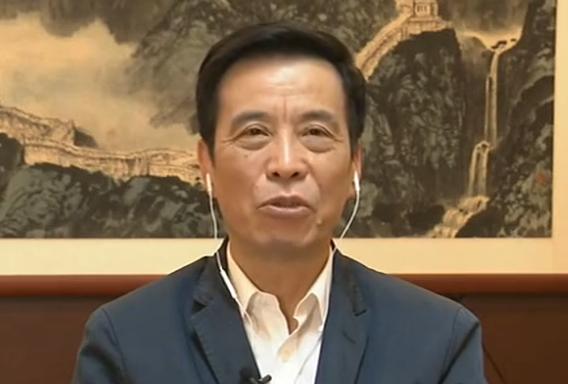 白岩松连线陈戌源中超酝酿变革16队分两组踢8强淘汰赛争冠