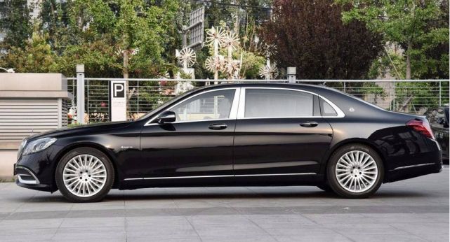 300万迈巴赫路边吃灰,车主看见就心烦,谁想要赶紧开走