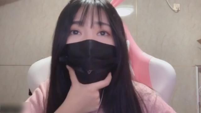小团团名气有多高?绝地求生设计主播专属皮肤,她和韦神都拥有