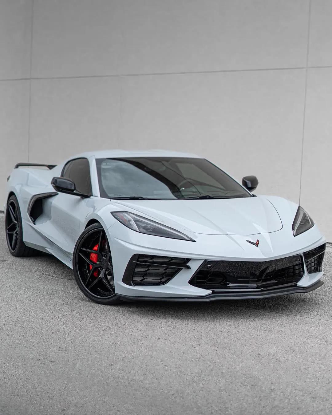 运动感很强 全新科尔维特c8实车-新浪汽车