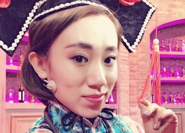 丫蛋因《不差钱》爆红,结束八年的婚姻后,现如今放飞自我