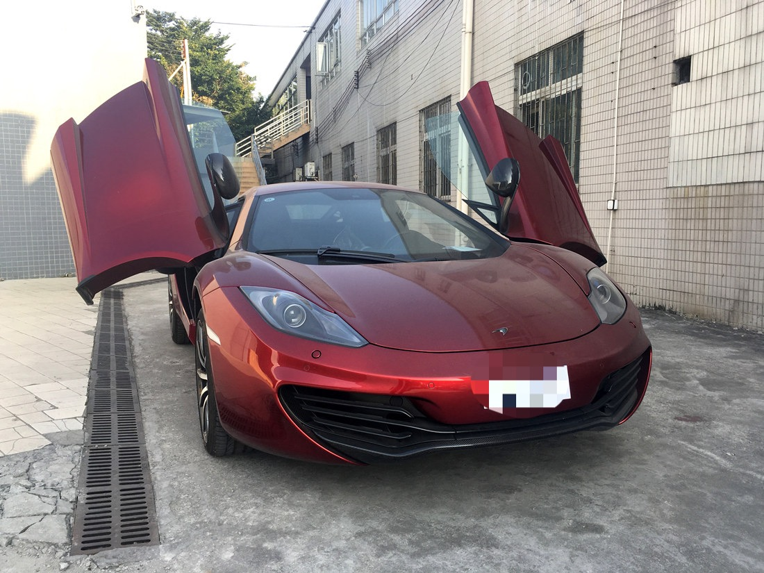 迈凯伦 MP4-12C Coupe 火山红