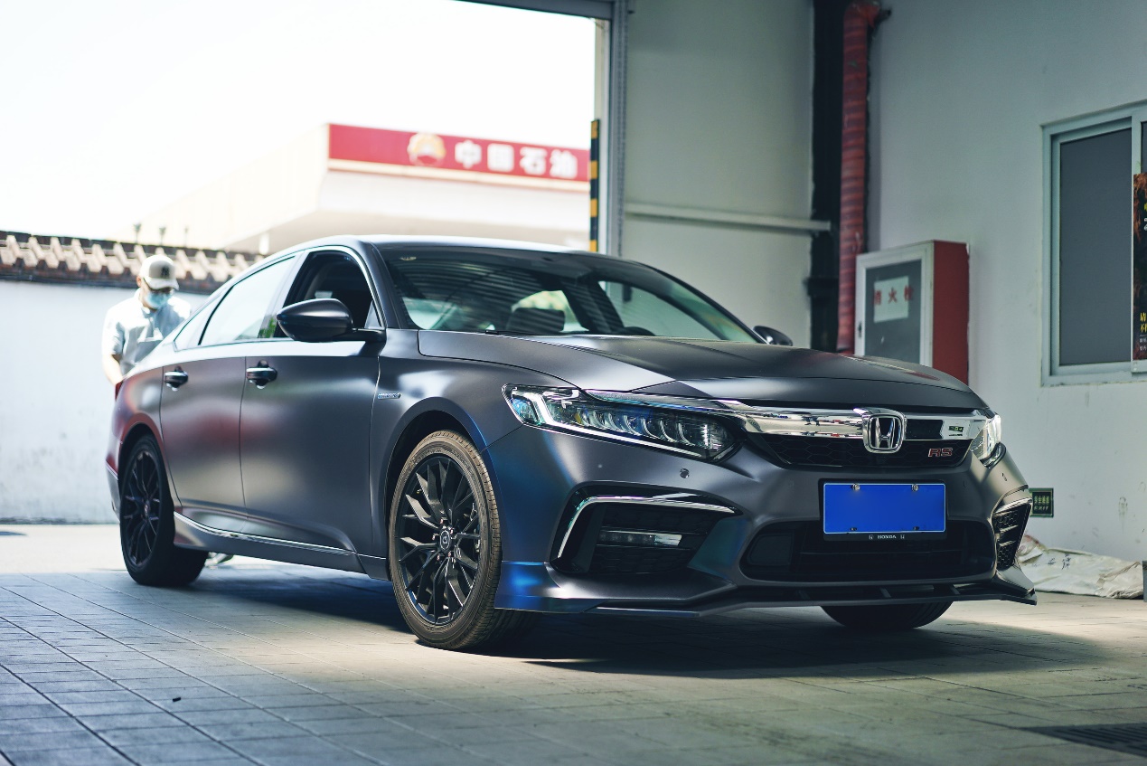 年轻无极限打造一枚西装暴徒本田inspire改色电光深空灰