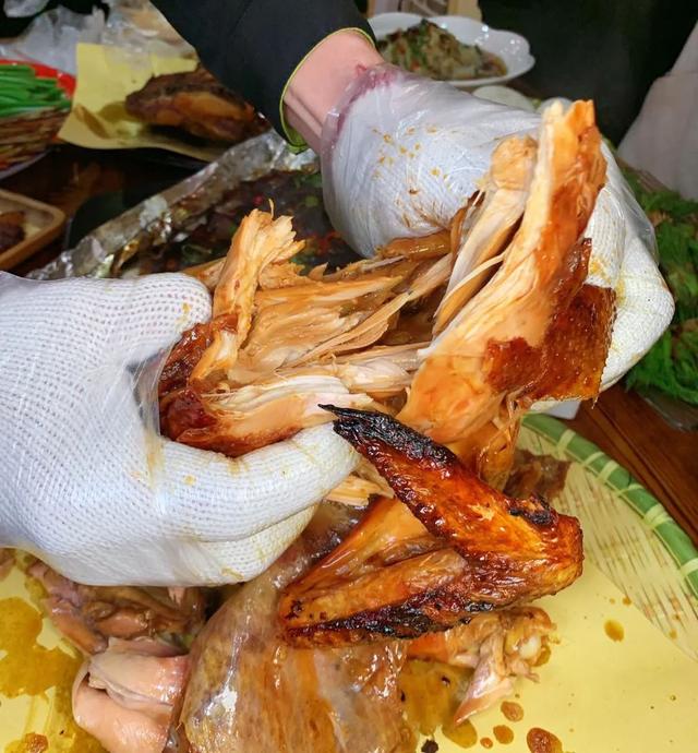 长春这家藏在胡同里的土窑坑烤没有熟人带找不到大公鸡无敌香