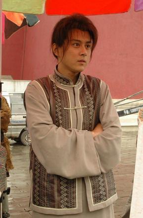 17岁被周星驰看中,吴孟达,黄圣依为他作配,后靠刷墙维持生计|浦叶栋