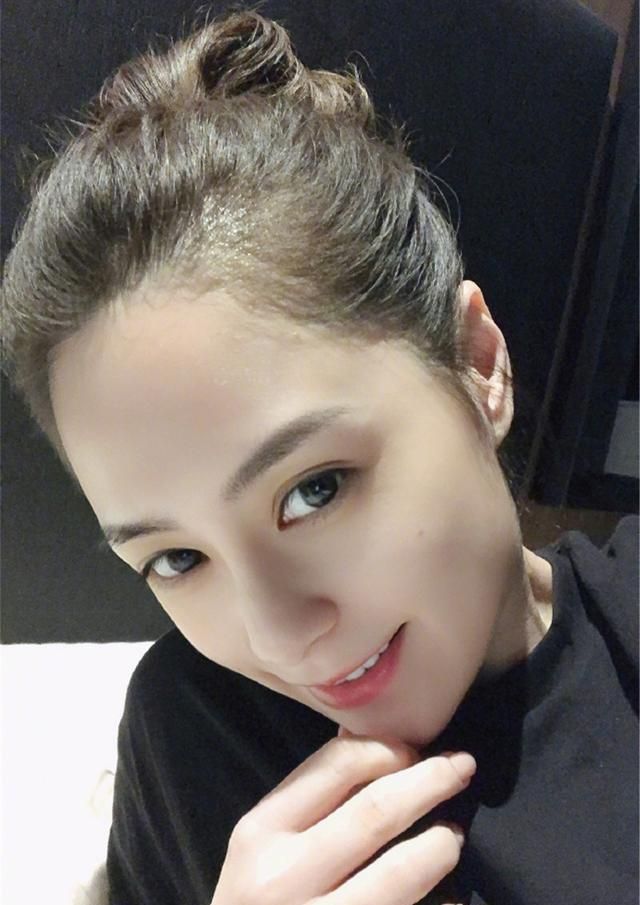 网友喊话:快去参加乘风破浪的姐姐,专心搞事业|阿娇|赖弘国|钟欣潼