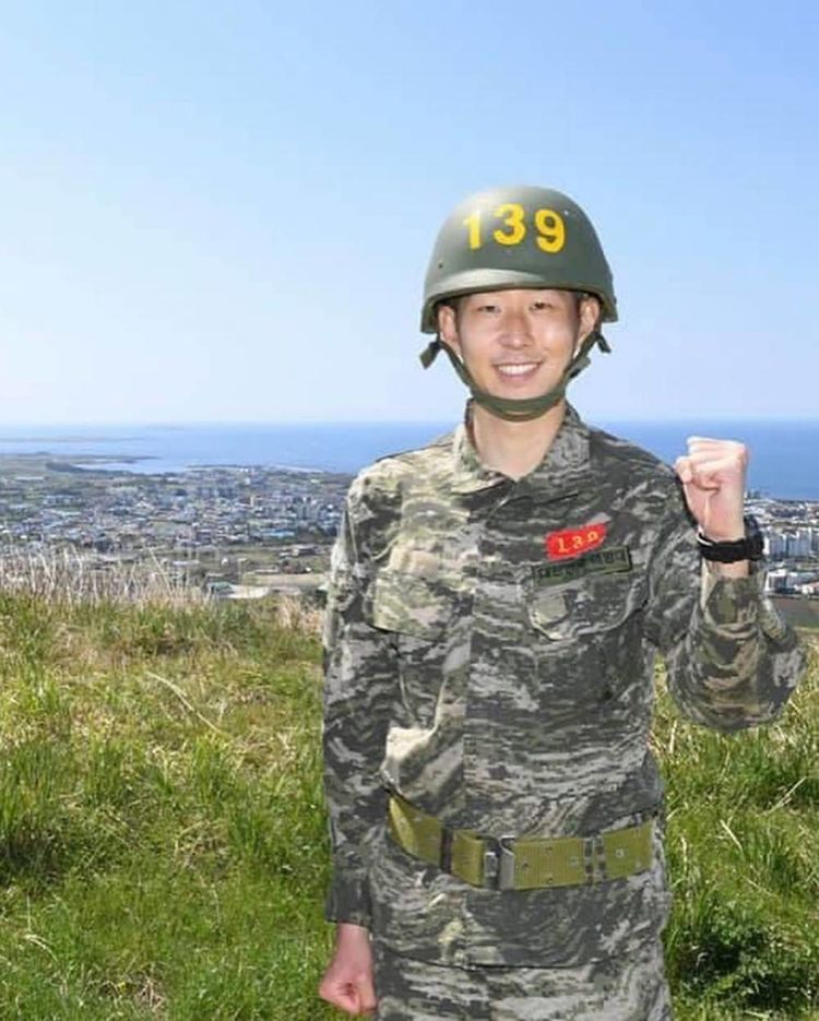 结业成绩排名榜首,孙兴慜被评为优秀训练兵,网友:不当兵可惜了