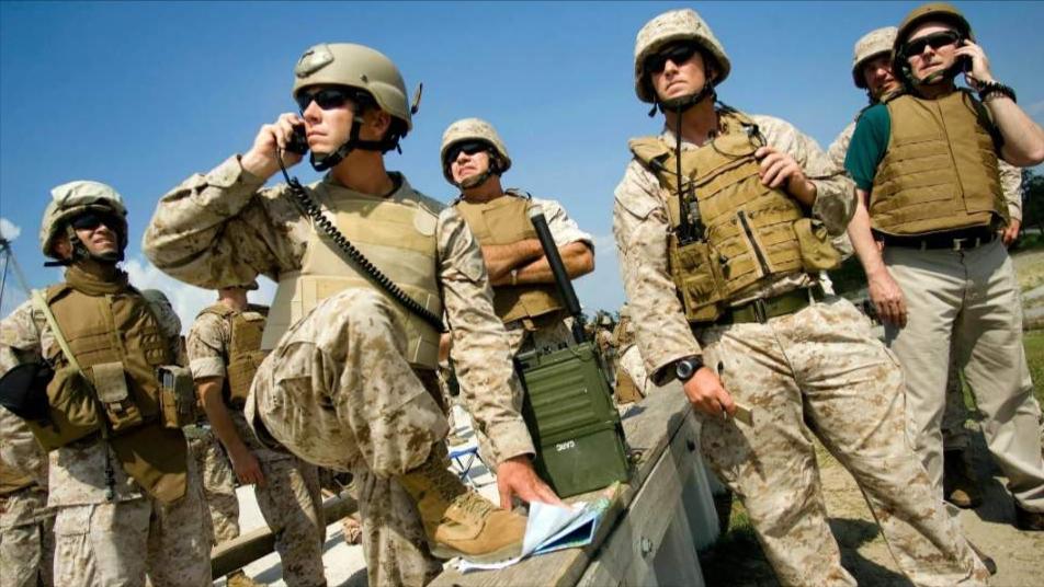 反美斗士频频和美军硬碰硬,扣军机逼士兵下跪,让美国颜面扫地