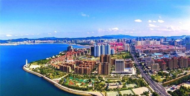 作为三面环海城市，山东的威海，为什么近几年一直很难发展起来