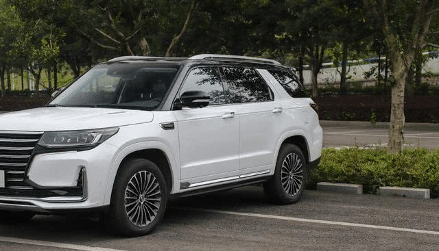 长安的"路虎揽胜",长近5米233ps,7座重2吨配四驱,16.59万