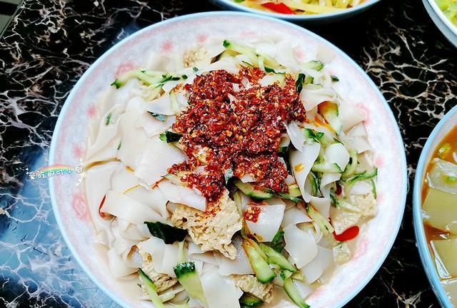 一个山东家庭的午餐和晚餐，下酒下饭