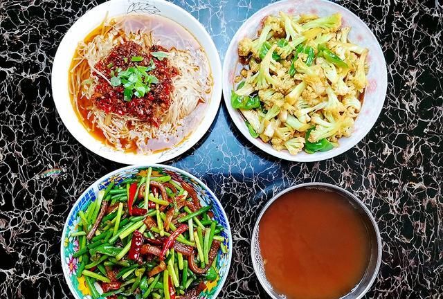 一个山东家庭的午餐和晚餐，下酒下饭