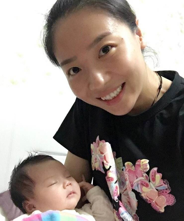 儿子刚出生未满月便归队参加集训|中国女排|袁灵犀|魏秋月_新浪新闻