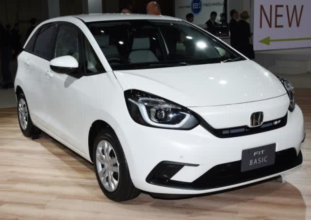 2020款本田"飞度"亮相,拉长加宽,5.1升油耗,放弃polo就等它