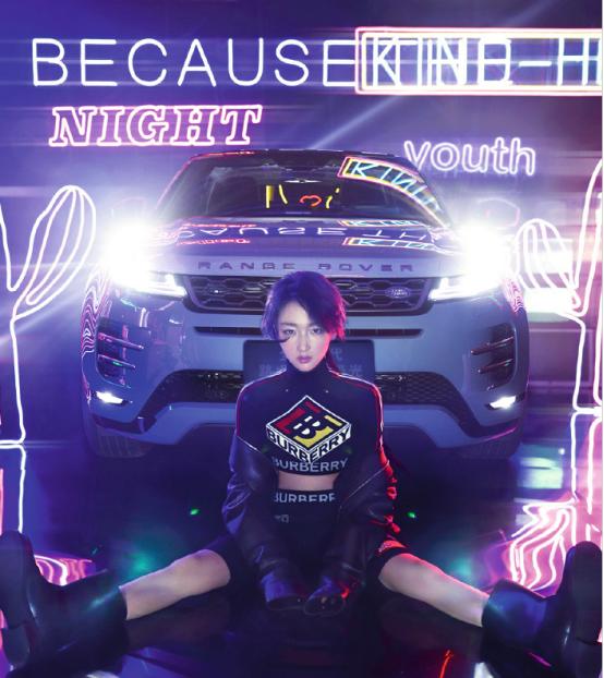 周冬雨咖位升级代言路虎,坐在豪车内这么洒脱,也就她有这震慑力